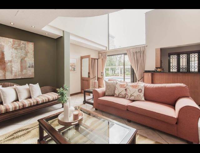 5 BEDROOM HOUSE FOR SALE IN DOWERGLEN EXT 4